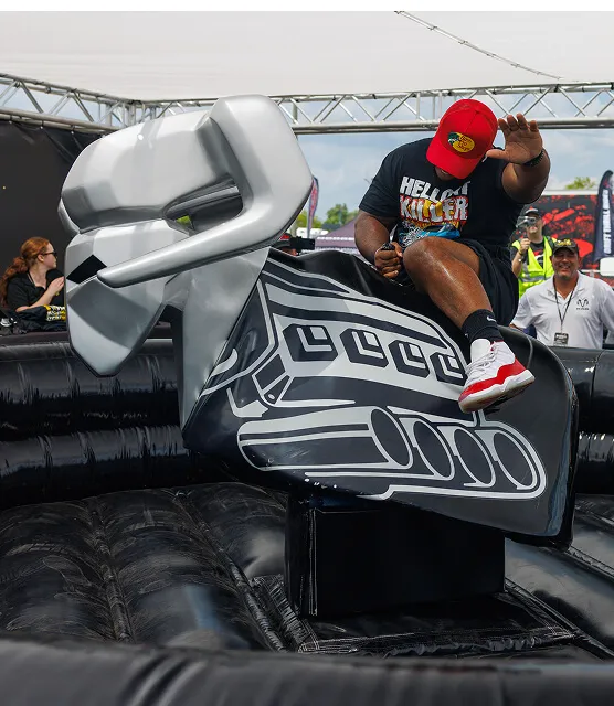 fan-riding-mechanical-ram