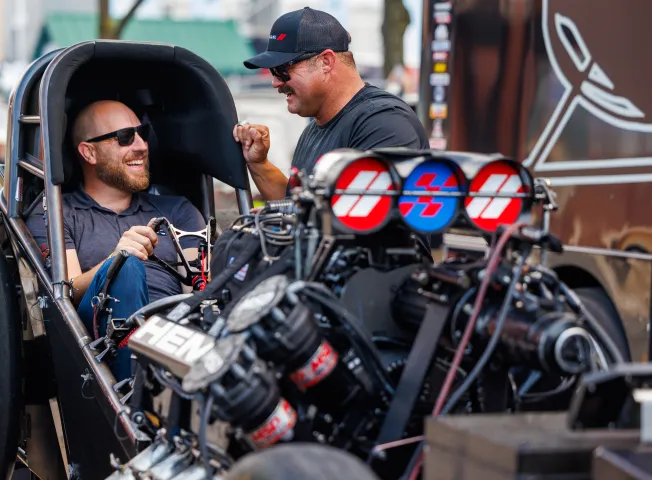 matt-hagan-chats-with-fan